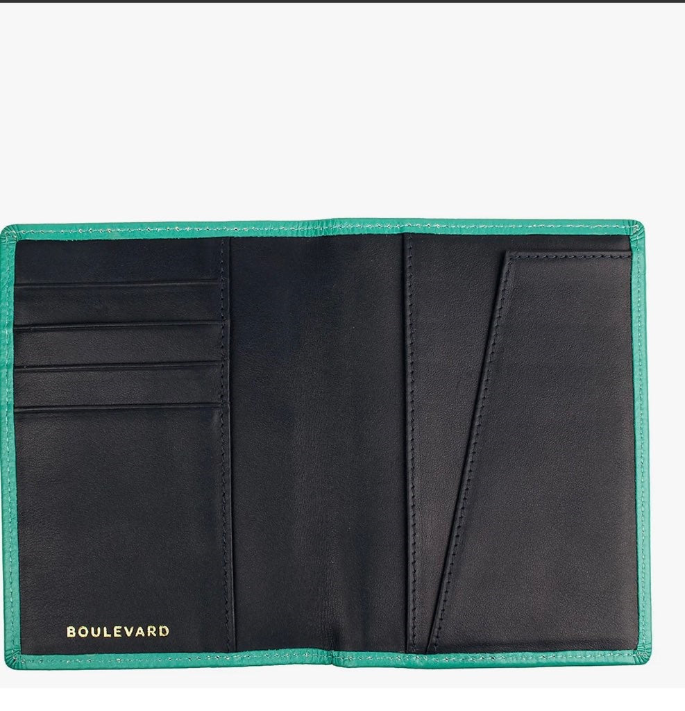 "Tommy" Leather Passport Cover (Mint)